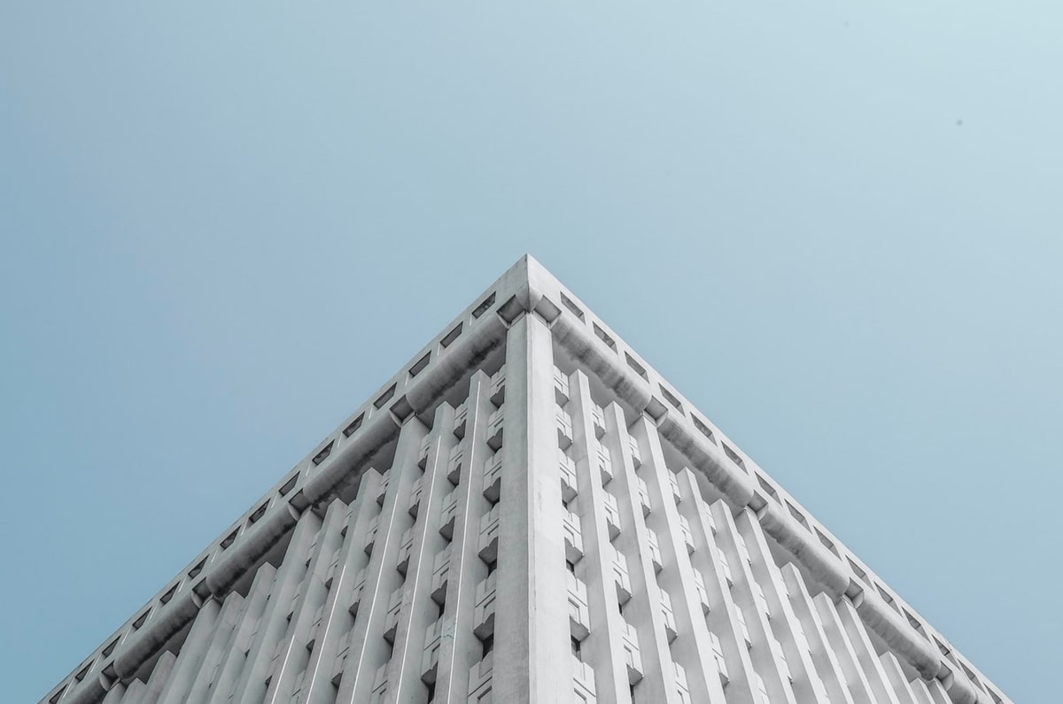 开云登录-回顾本轮欧冠精彩瞬间时，卡拉格和理查兹切磋了“舞技”