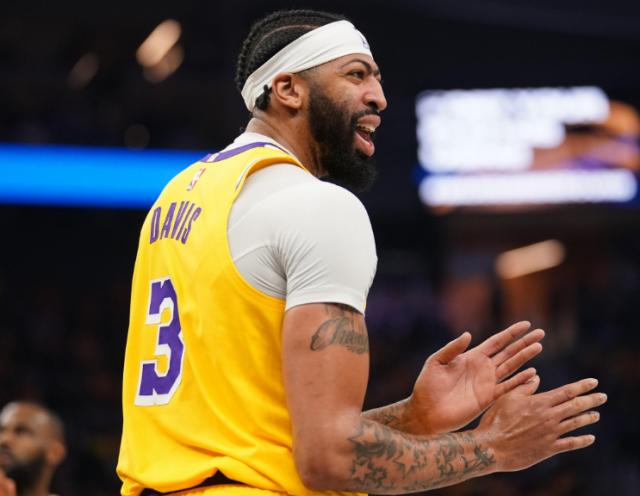 开云登录入口地址-浓眉或在训练营初完成续约 合同3年最高可达1.7亿