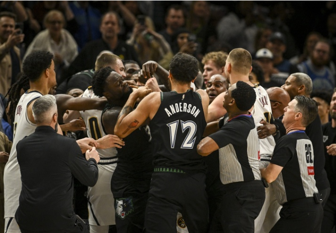 开云登录-NBA官宣掘狼冲突罚单：约基奇罚5万兰德尔罚3.5万 无人被禁赛
